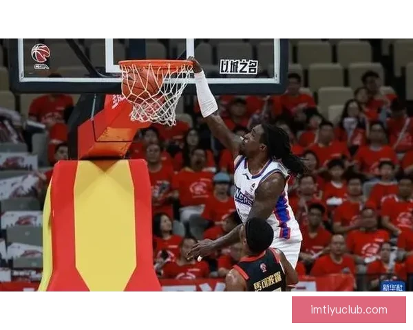 李弘权带领上海豪取十五连胜史密斯绝杀助深圳九连胜
